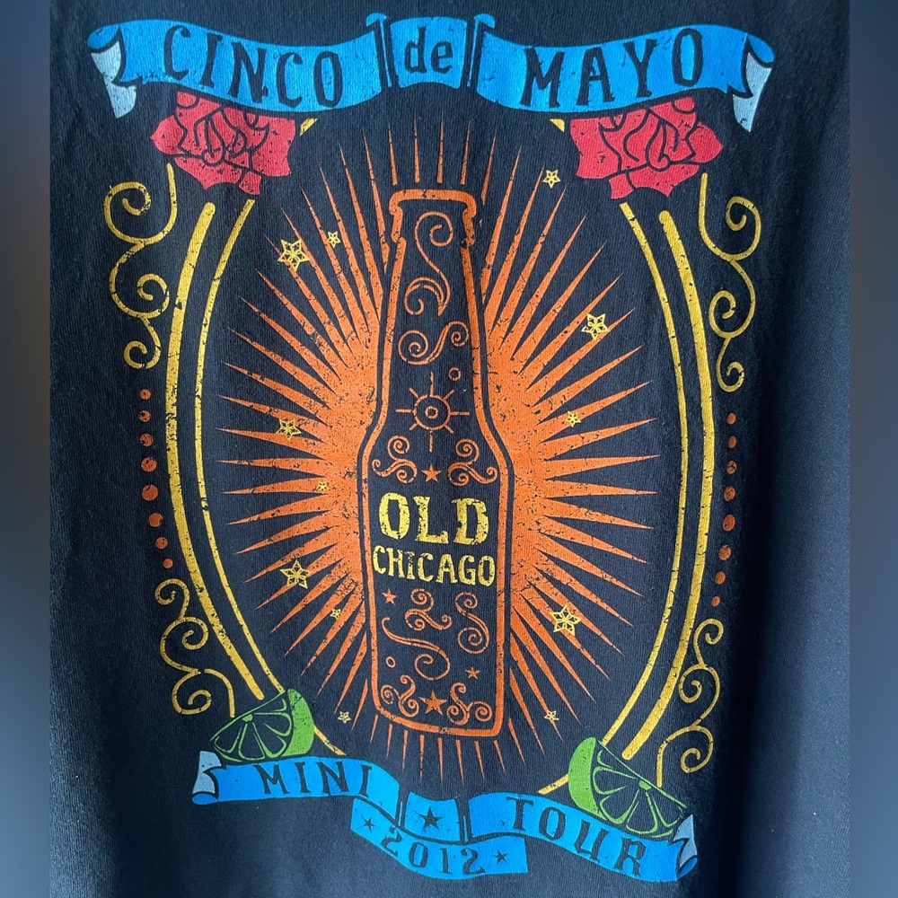 Old Chicago 2012 Cinco de Mayo 2012 beer tour t-shirt.